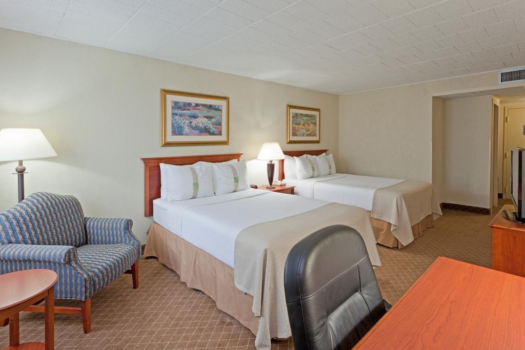 Clarion Inn Frederick Event Center Exterior foto